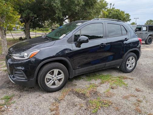 Midnight Blue Metallic 2022 Chevrolet Trax LT