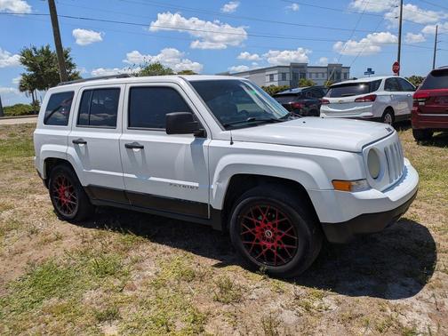 Bright White 2012 Jeep Patriot Sport