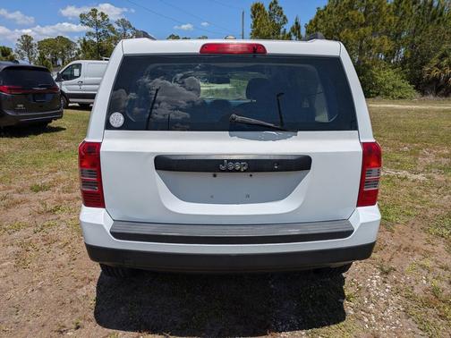 Bright White 2012 Jeep Patriot Sport