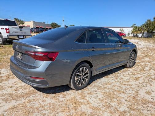 Platinum Gray Metallic 2022 Volkswagen Jetta 1.5T S