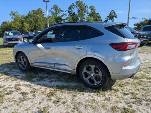 Iconic Silver Metallic 2024 Ford Escape ST-Line