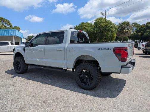 Avalanche 2026 Ford F-150 XLT