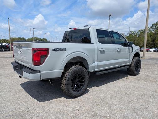 Avalanche 2026 Ford F-150 XLT