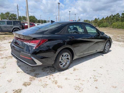 Abyss Black 2024 Hyundai ELANTRA SEL