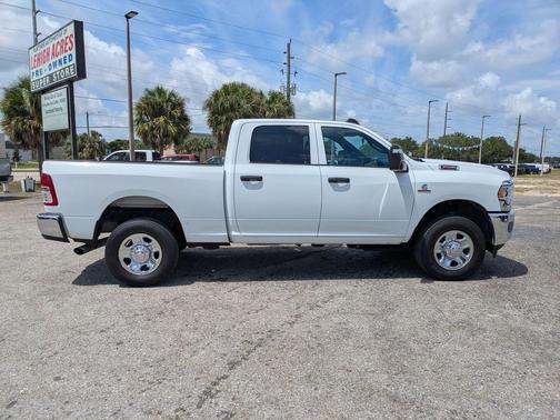 Bright White Clearcoat 2024 RAM 2500 Tradesman Crew Cab 4x4 6'4' Box