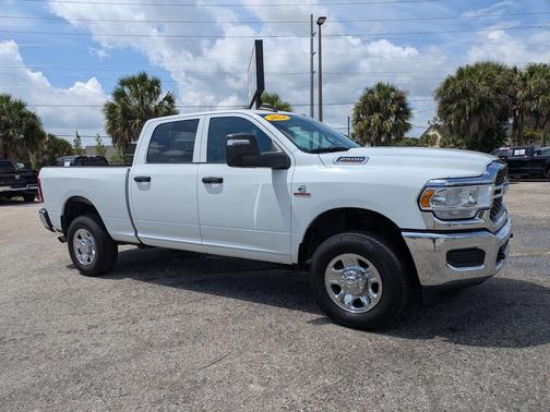 Bright White Clearcoat 2024 RAM 2500 Tradesman Crew Cab 4x4 6'4' Box