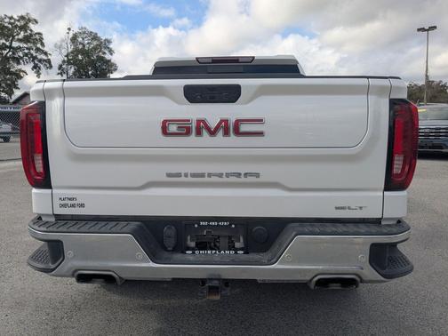 White Frost Tricoat 2022 GMC Sierra 1500 SLT