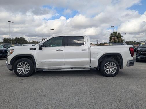 White Frost Tricoat 2022 GMC Sierra 1500 SLT