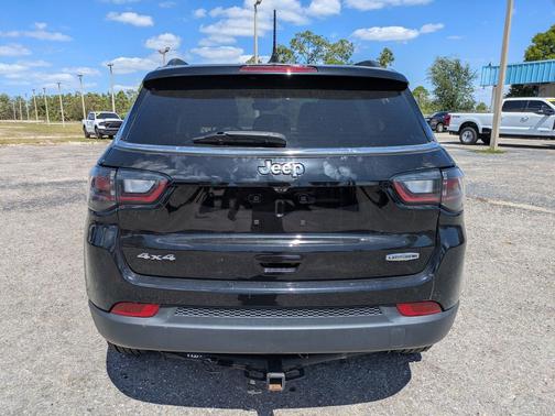 Diamond Black Crystal Pearlcoat 2022 Jeep Compass Latitude Lux