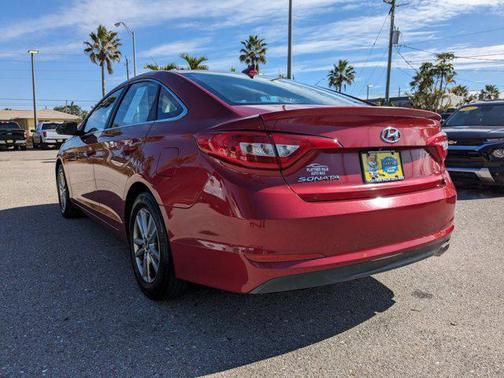 2017 Hyundai SONATA SE
