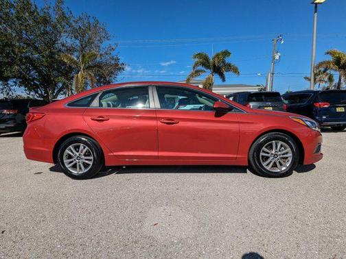 2017 Hyundai SONATA SE