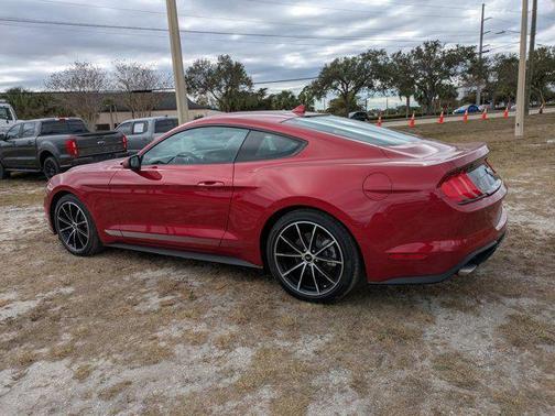 2022 Ford Mustang EcoBoost