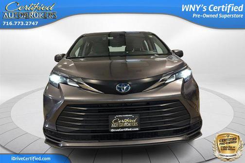 2024 Toyota Sienna LE