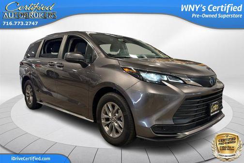 2024 Toyota Sienna LE