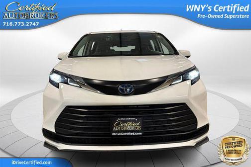 2024 Toyota Sienna LE