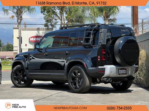 2023 Land Rover Defender 110 SE