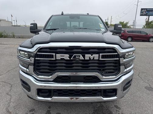 2025 RAM 2500 Tradesman Crew Cab 4x4 6'4' Box