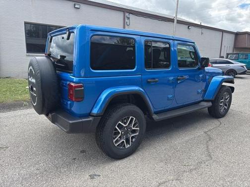 2025 Jeep Wrangler 4-Door Sahara 4x4