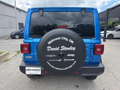 2025 Jeep Wrangler 4-Door Sahara 4x4
