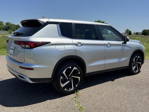 2024 Mitsubishi Outlander SE Black Edition S-AWC