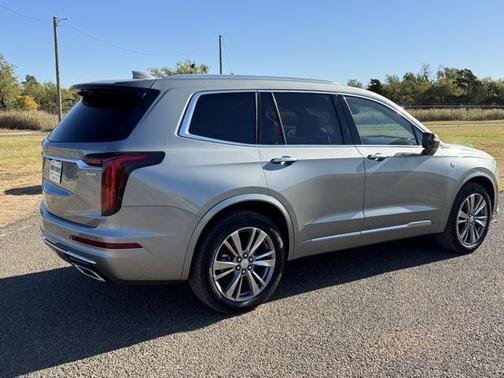 2025 Cadillac XT6 Premium Luxury FWD