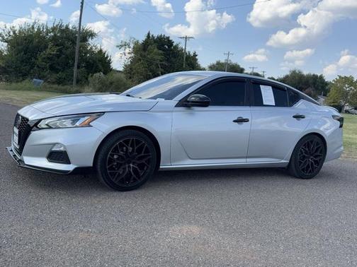 2022 Nissan Altima SR FWD