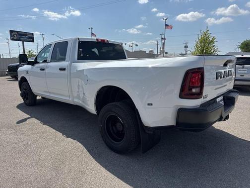 2025 RAM 3500 Tradesman Crew Cab 4x2 8' Box