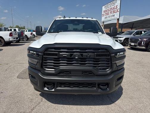 2025 RAM 3500 Tradesman Crew Cab 4x2 8' Box