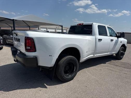 2025 RAM 3500 Tradesman Crew Cab 4x2 8' Box