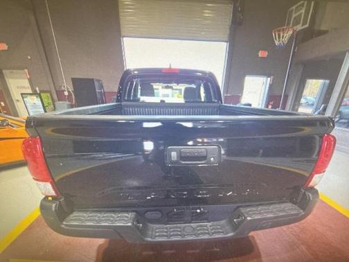 2017 Toyota Tacoma SR