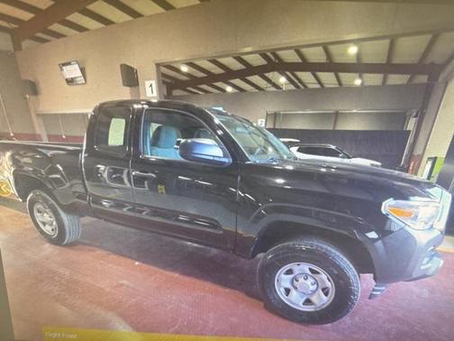 2017 Toyota Tacoma SR