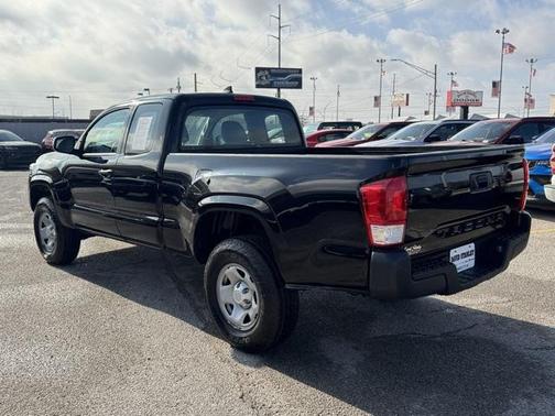 2017 Toyota Tacoma SR