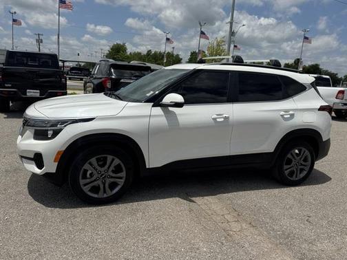 2023 Kia Seltos S