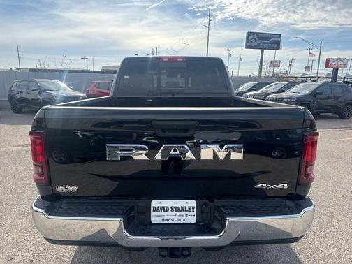 2026 RAM 2500 Tradesman Crew Cab 4x4 6'4' Box