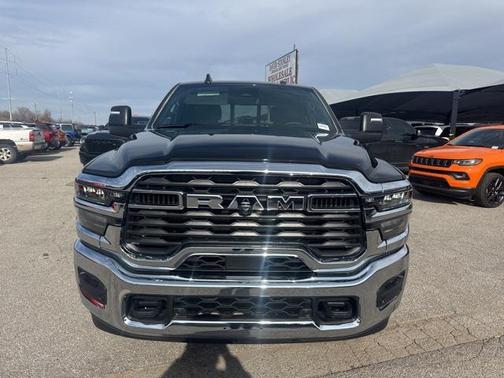 2026 RAM 2500 Tradesman Crew Cab 4x4 6'4' Box