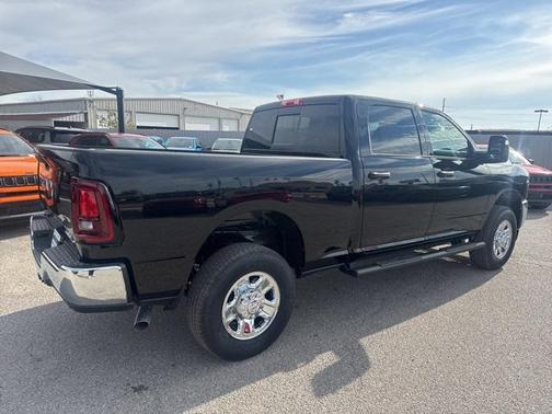 2026 RAM 2500 Tradesman Crew Cab 4x4 6'4' Box