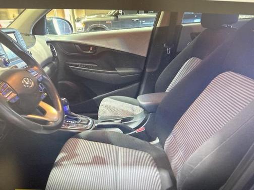 2021 Hyundai KONA SEL