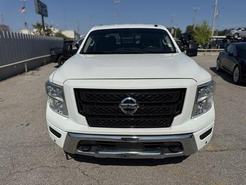 2020 Nissan Titan SV