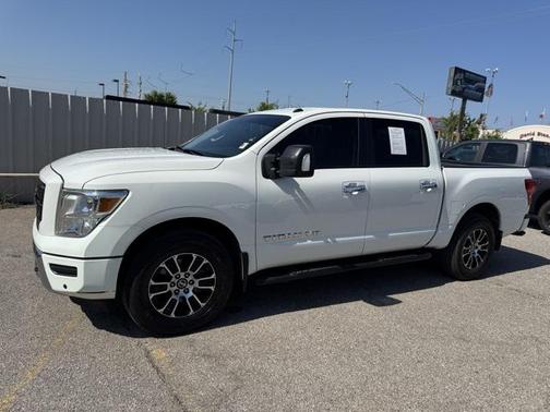 2020 Nissan Titan SV