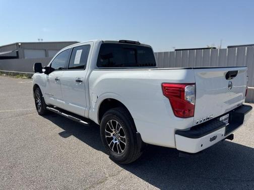 2020 Nissan Titan SV