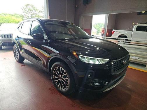 Black Metallic 2023 Ford Escape PHEV SE