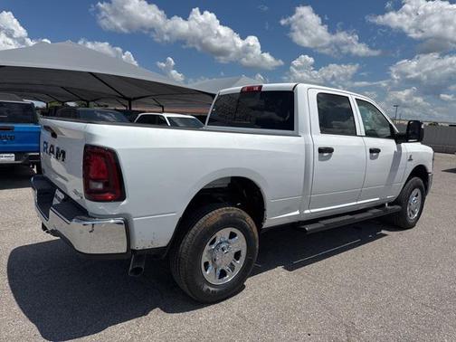2025 RAM 2500 Tradesman Crew Cab 4x4 6'4' Box