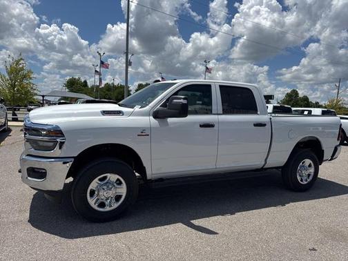 2025 RAM 2500 Tradesman Crew Cab 4x4 6'4' Box
