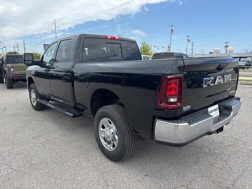 2025 RAM 2500 Tradesman Crew Cab 4x4 6'4' Box