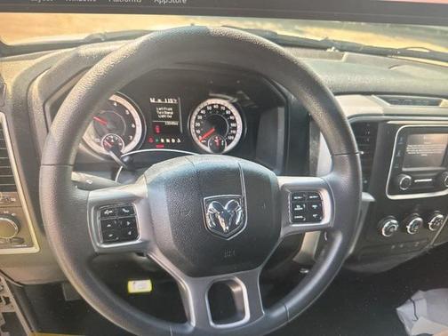 2024 RAM 1500 Classic Warlock Crew Cab 4x4 5'7' Box