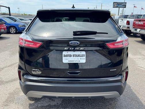 Black Metallic 2022 Ford Edge SEL