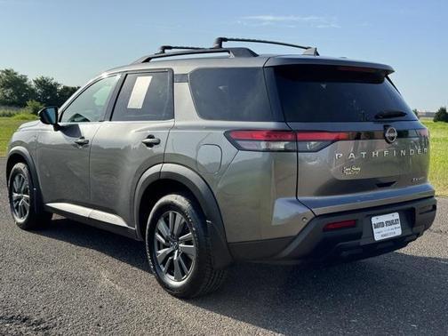 2022 Nissan Pathfinder SV 4WD