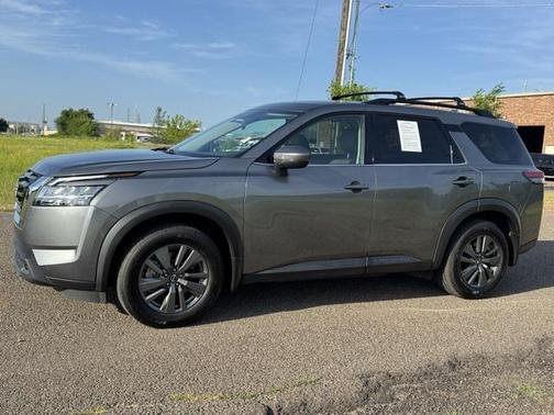 2022 Nissan Pathfinder SV 4WD