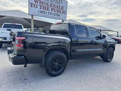 2023 Nissan Frontier SV