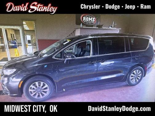 2023 Chrysler Pacifica Hybrid Touring L